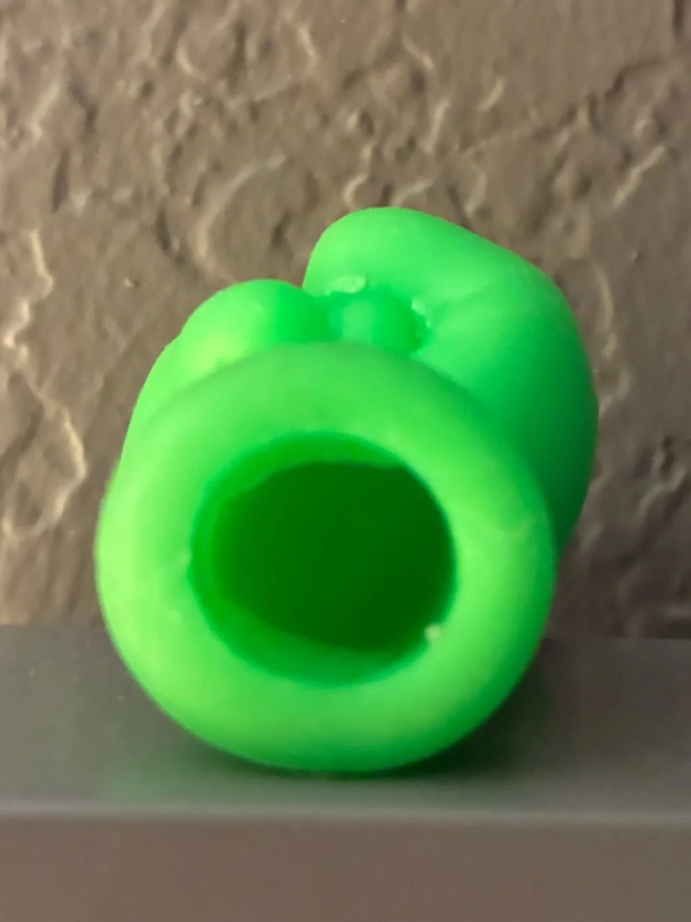 Mini individual “Teenie” NeeDoh Neon Green Peace sign Hand silicone figure. New.